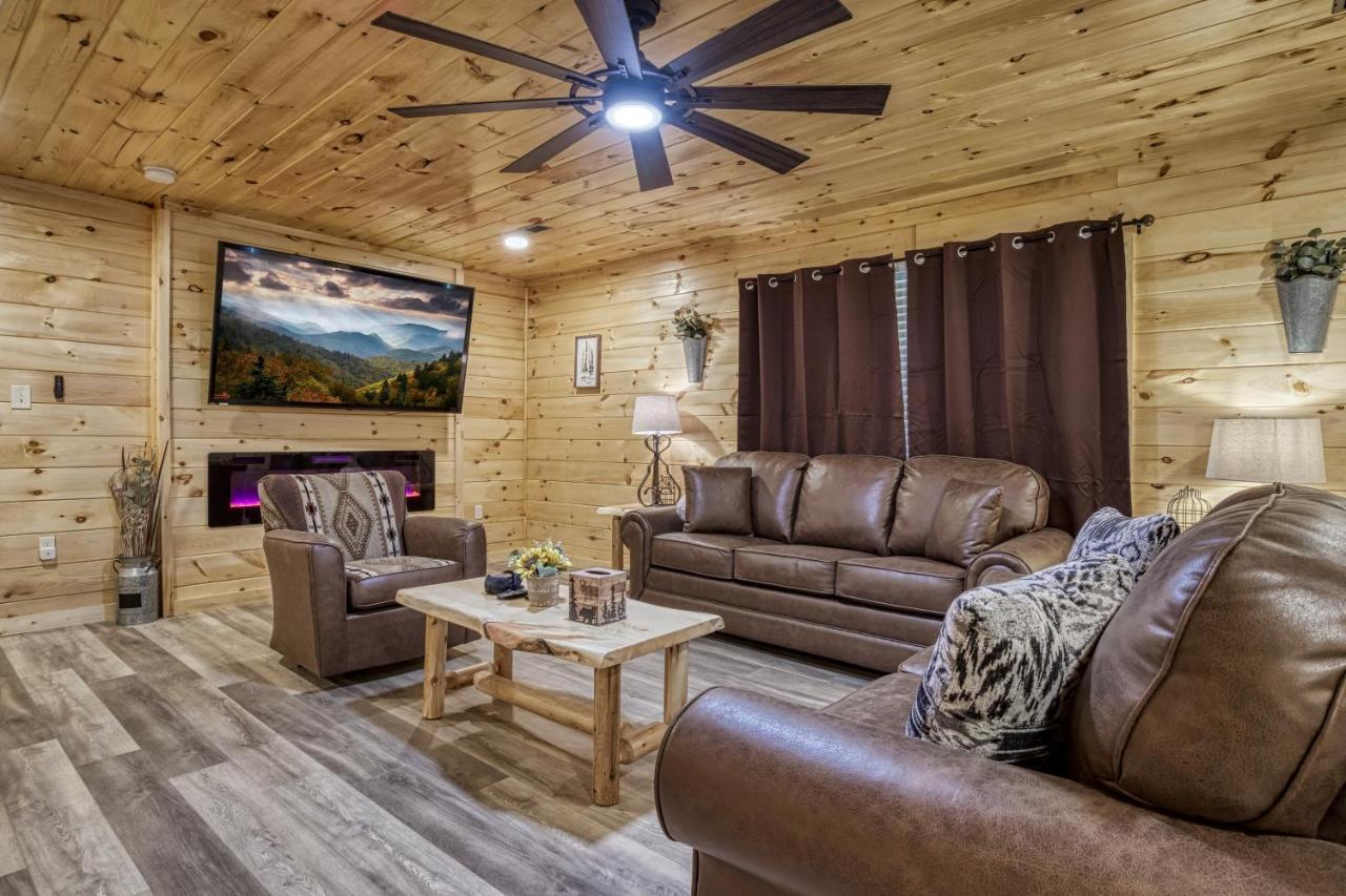 Hidden Creek, Pool Table, Hot Tub, 1089 Free Tickets Each Paid Day, Dollywood And More Gatlinburg Exterior foto