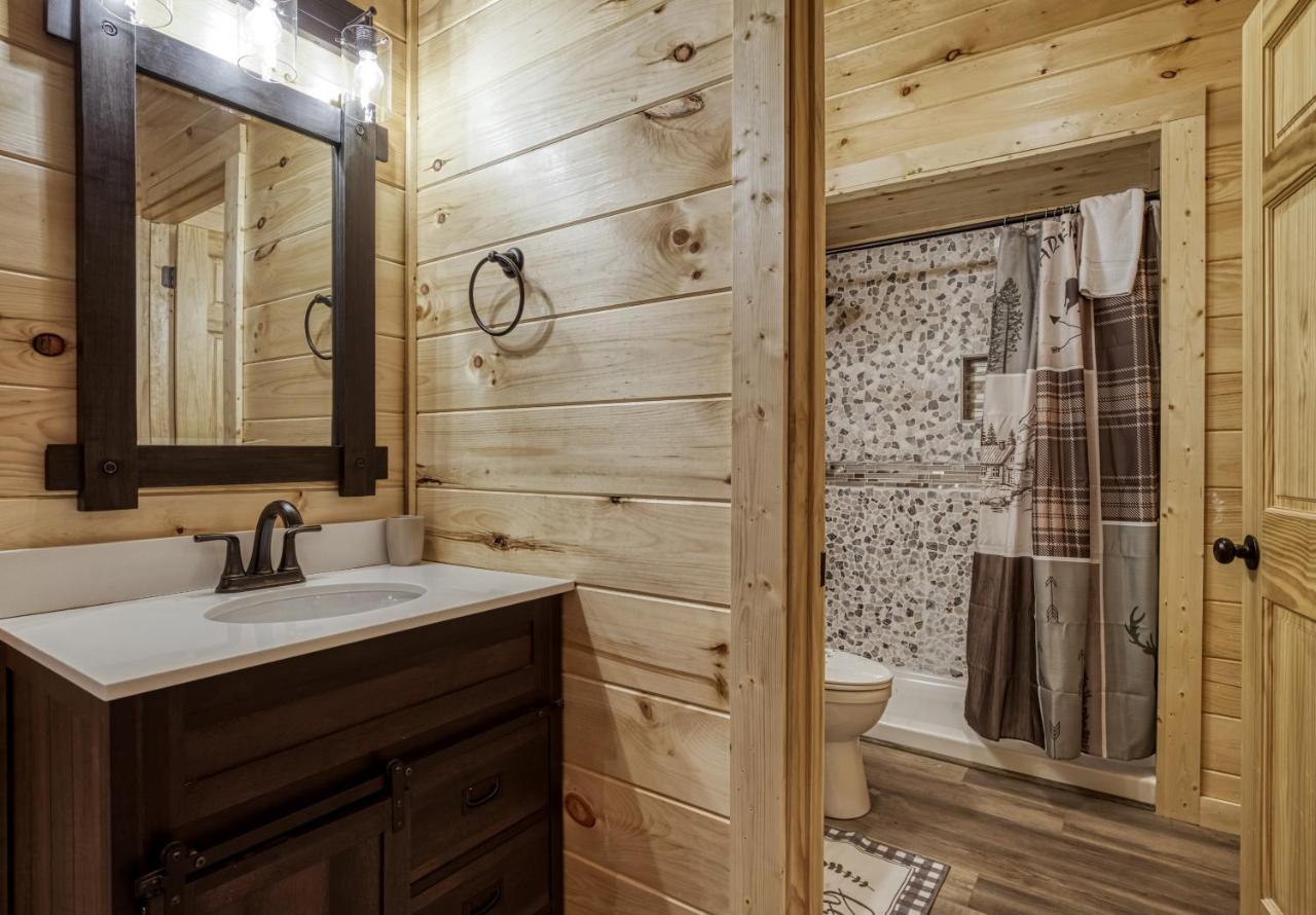 Hidden Creek, Pool Table, Hot Tub, 1089 Free Tickets Each Paid Day, Dollywood And More Gatlinburg Exterior foto