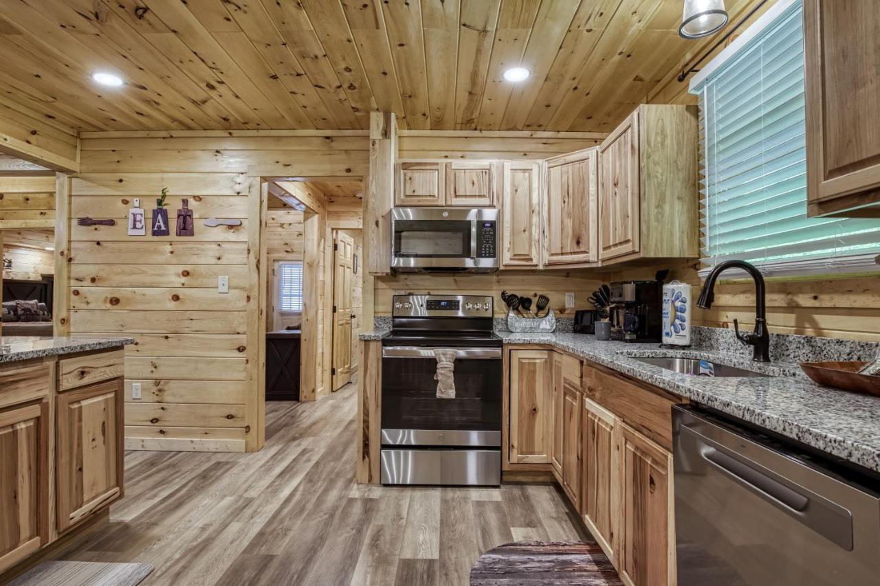 Hidden Creek, Pool Table, Hot Tub, 1089 Free Tickets Each Paid Day, Dollywood And More Gatlinburg Exterior foto