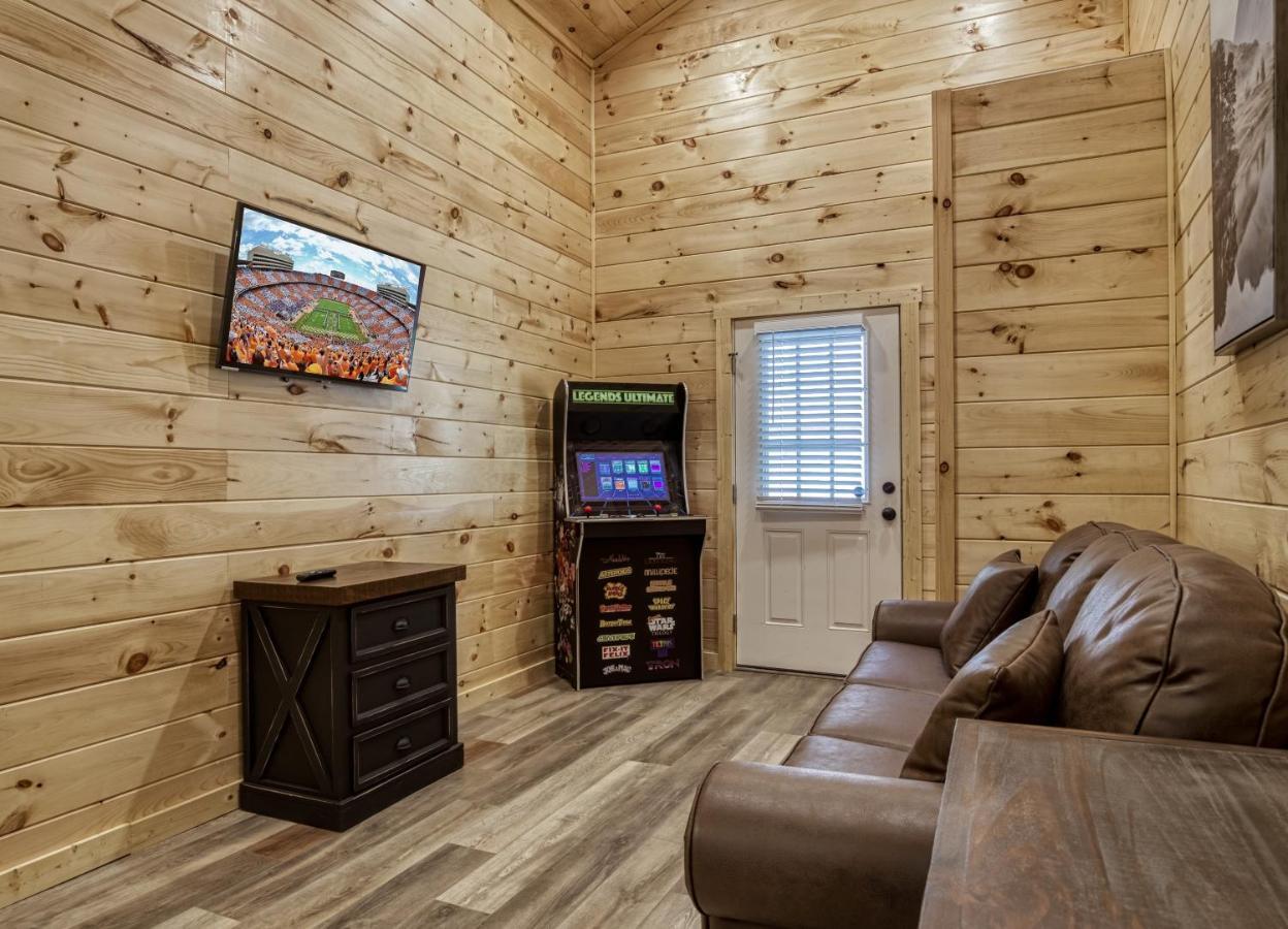 Hidden Creek, Pool Table, Hot Tub, 1089 Free Tickets Each Paid Day, Dollywood And More Gatlinburg Exterior foto